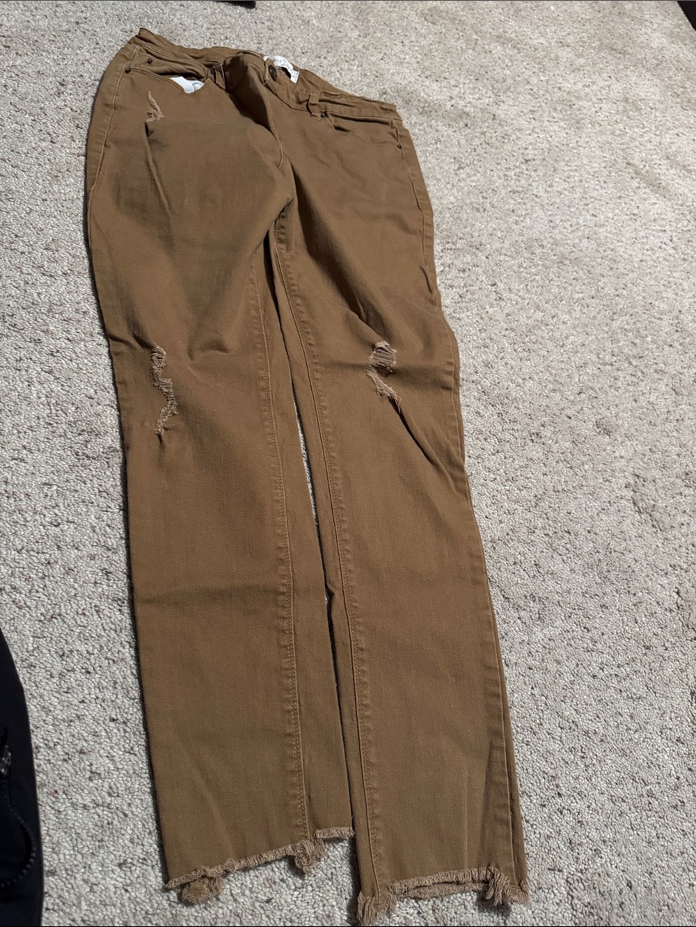 Cato Brown Distressed brown denim for Women (stretch)